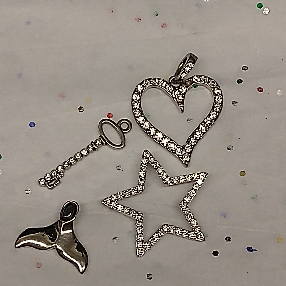 Pendant set